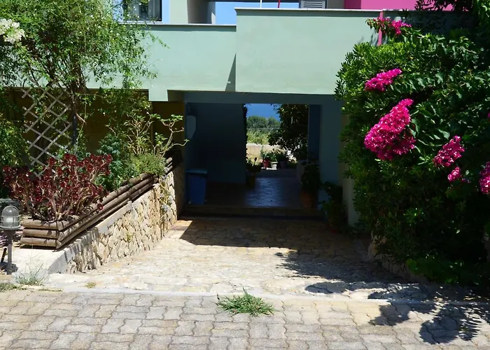 Aparthotel Mirovigli Lépedha